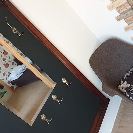 Keller Apartmanok Hajdúszoboszló Стая снимка