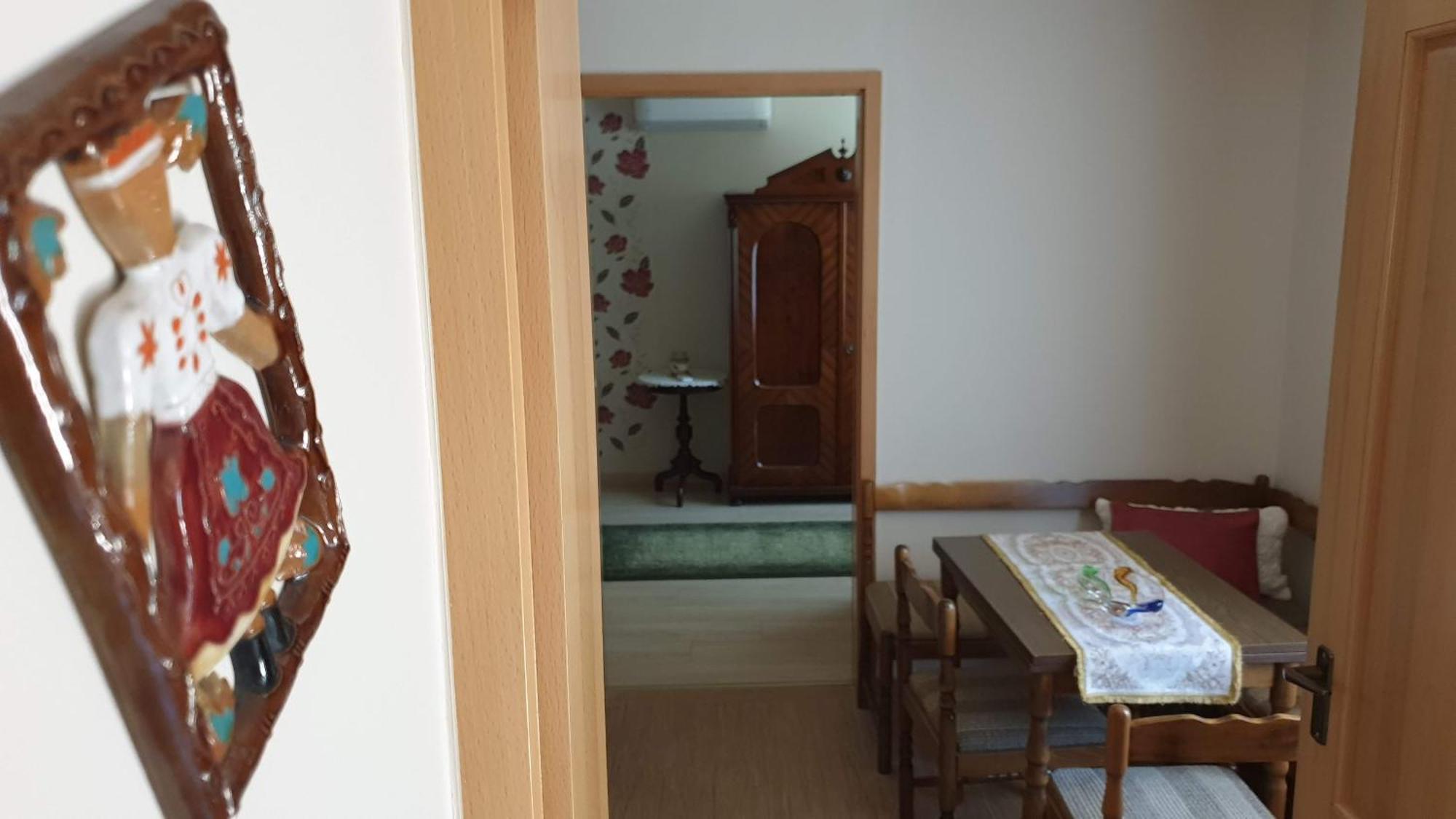 Keller Apartmanok Hajdúszoboszló Стая снимка
