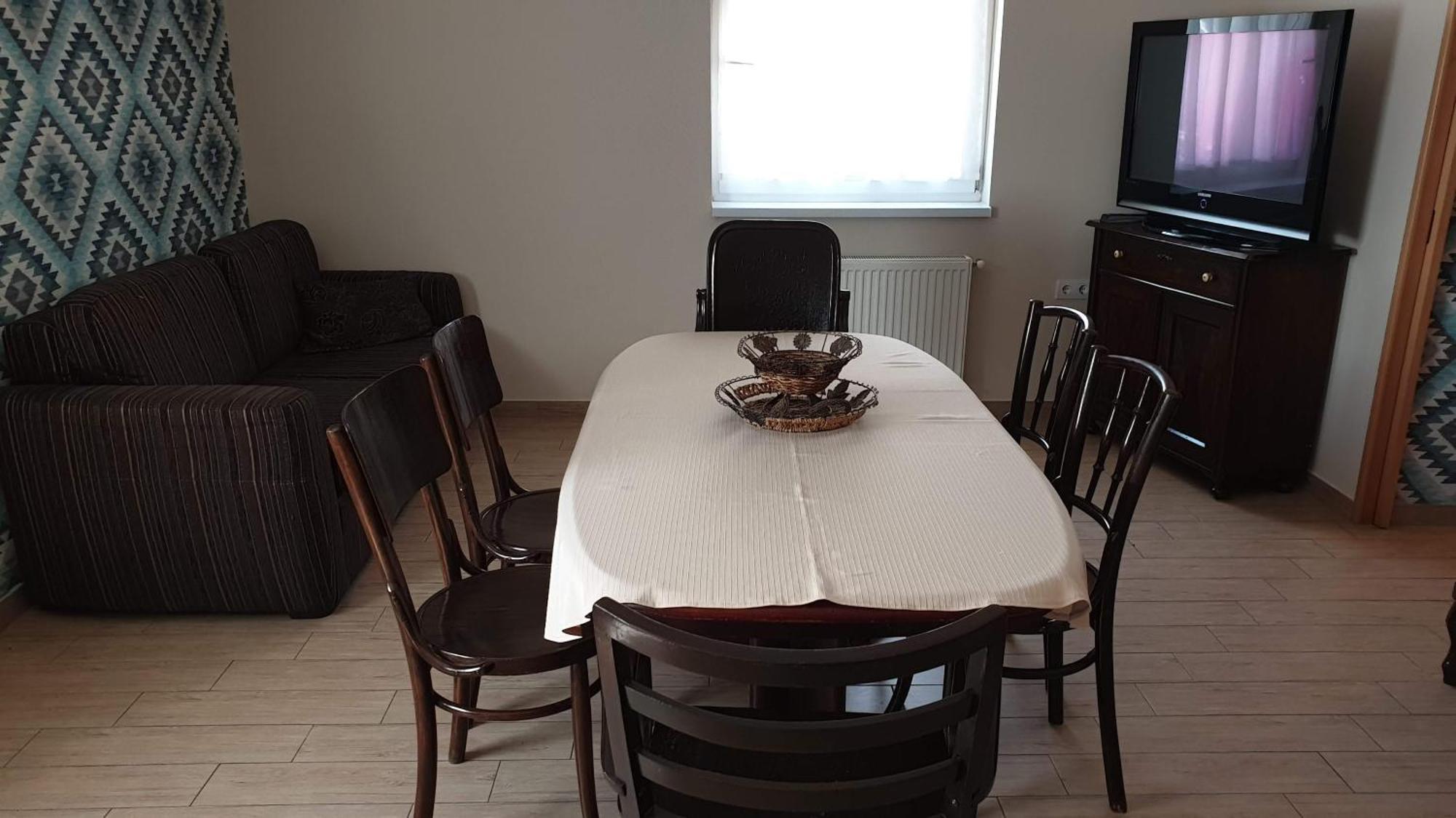 Keller Apartmanok Hajdúszoboszló Стая снимка
