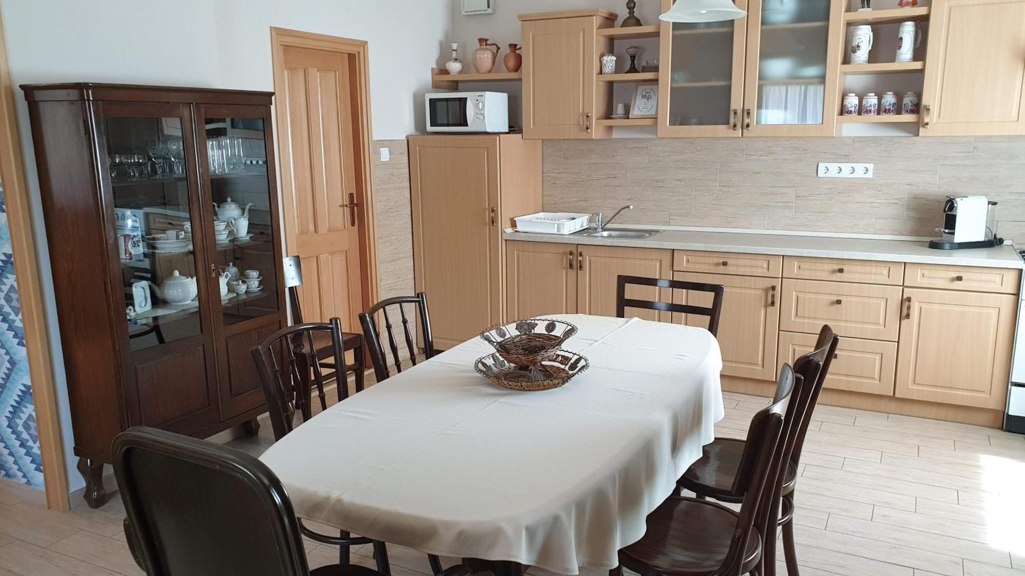 Keller Apartmanok Hajdúszoboszló Стая снимка